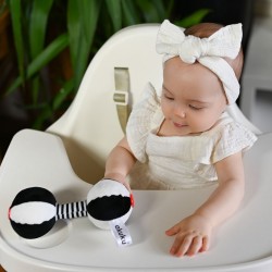 Detská senzorická kontrastná hračka s hrkálkou Akuku Činka multicolor #1