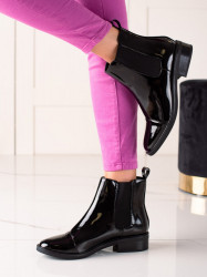 Klasické čierne dámske  členkové topánky na plochom podpätku #1