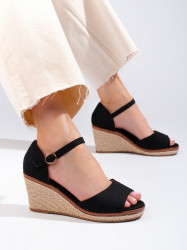 Módne dámske  sandále