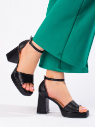 Trendy  sandále  dámske