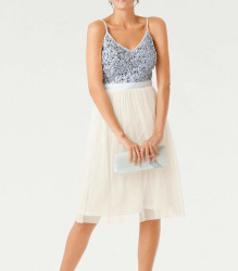 Koktejlové šaty s tylovou sukňou, krémovo bielo-strieborné