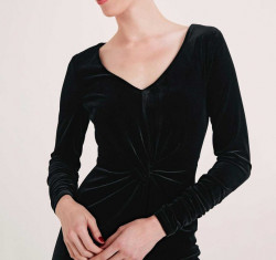 Noblesné zamatové šaty HEINE, čierna #1